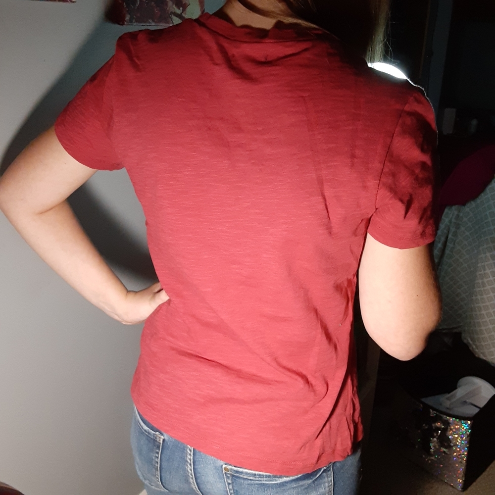 Red tee - Picture 2 of 3